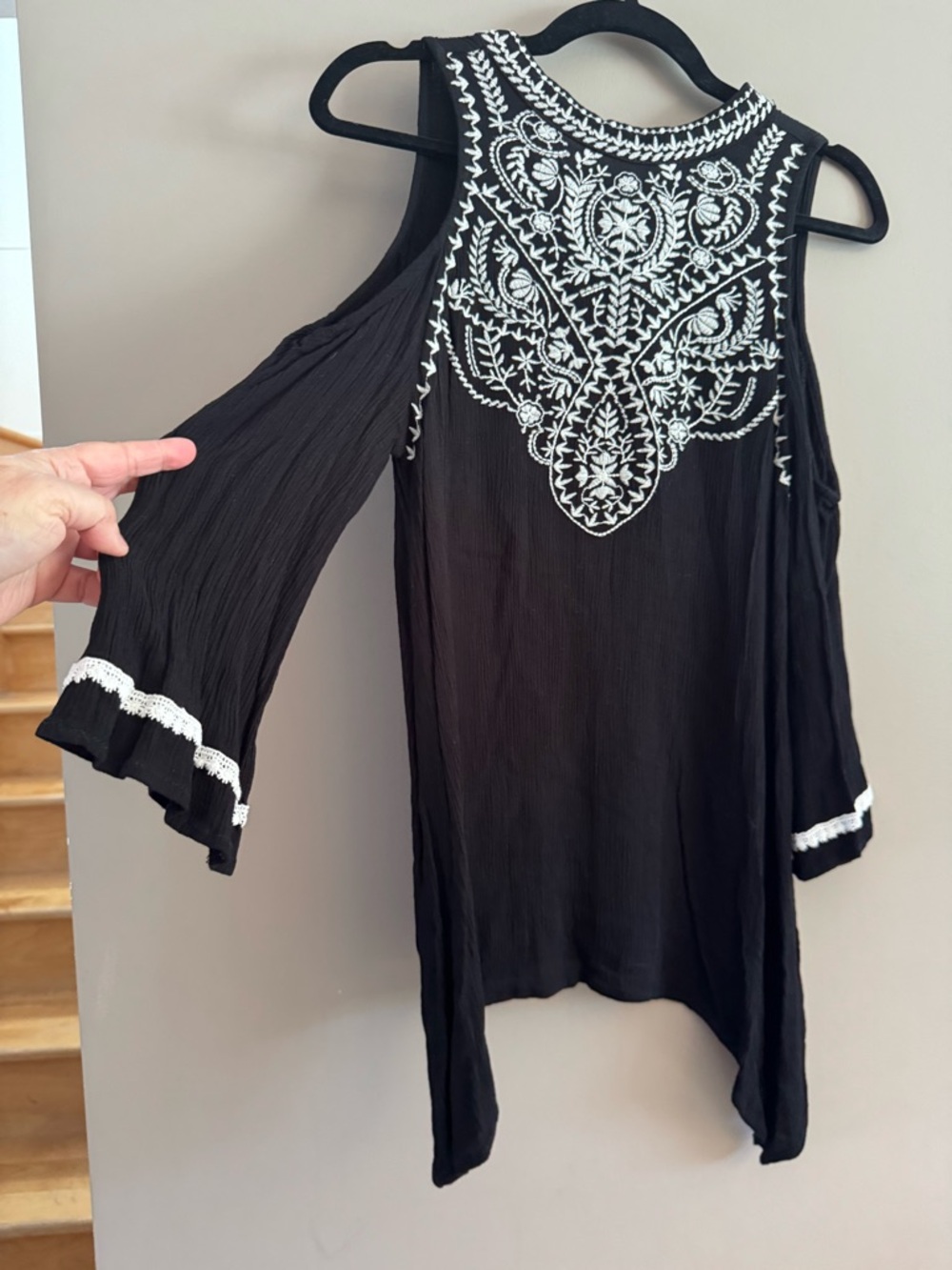 Xhilaration Black Cold-Shoulder Tunic with Cream Embroidery